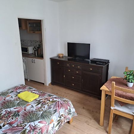 Kwatera Na Wspolnej Varšava Exteriér fotografie